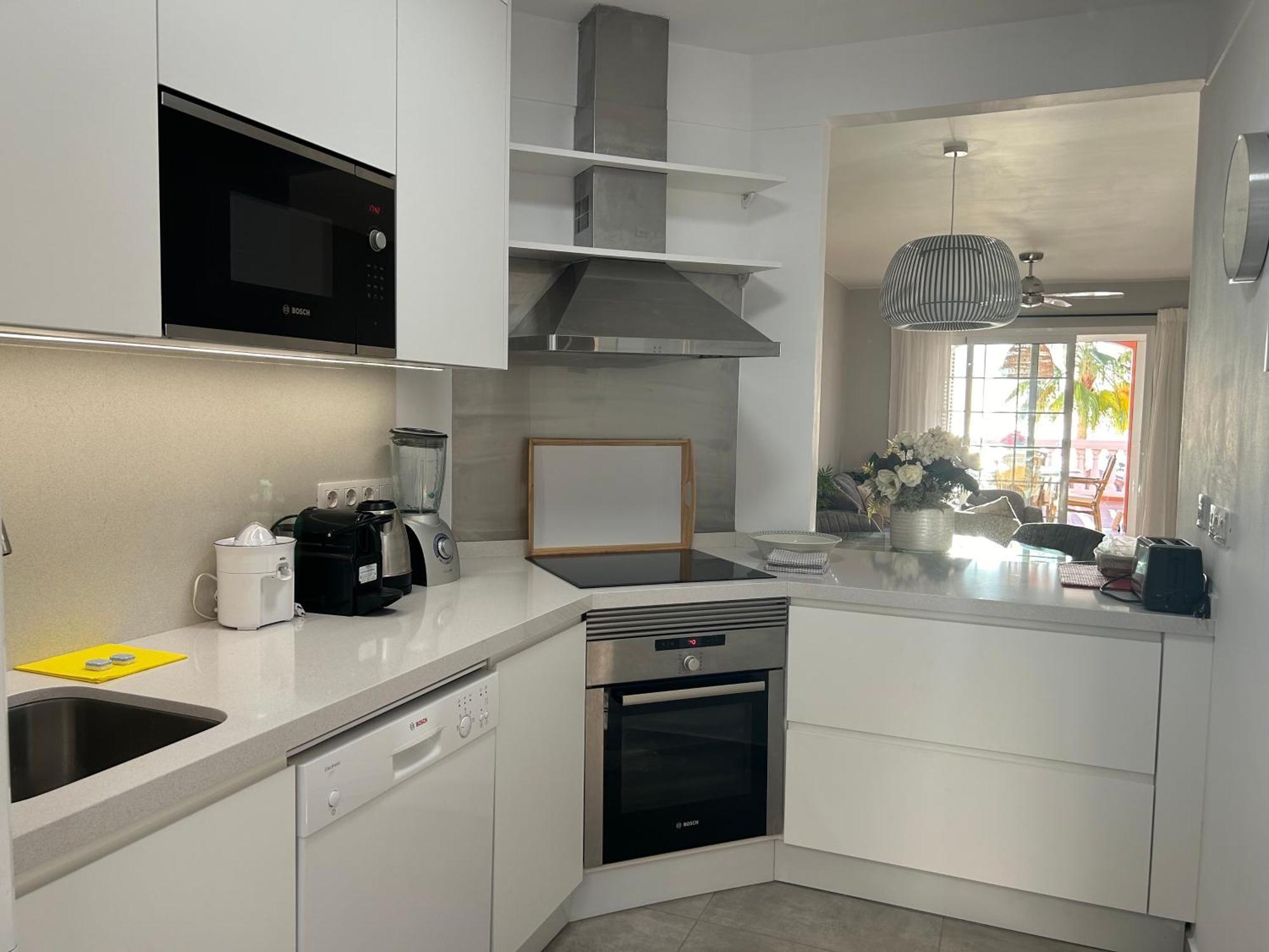 אדחה Playa Del Duque-Amazing Views 2 Bedroom מראה חיצוני תמונה