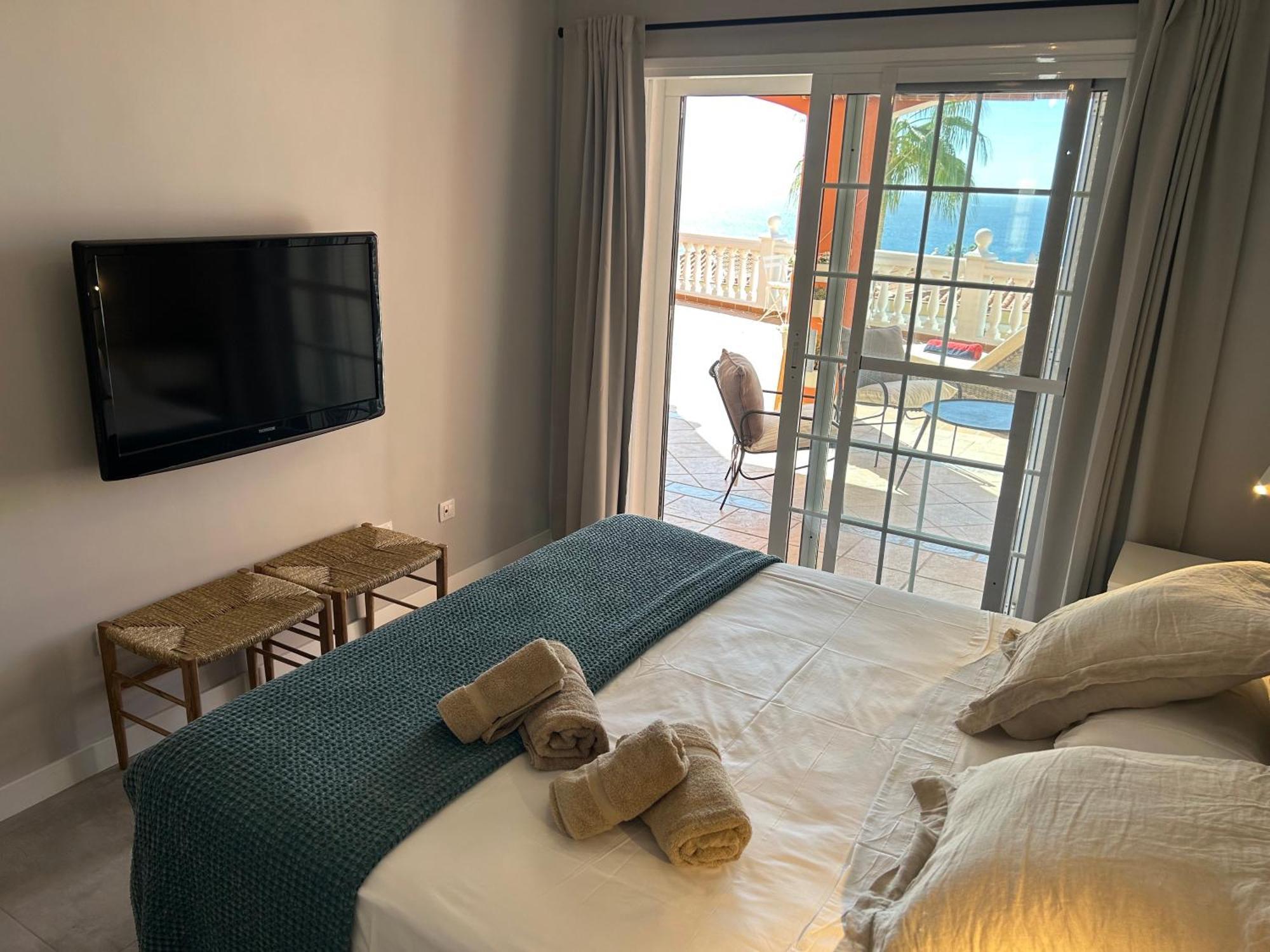 אדחה Playa Del Duque-Amazing Views 2 Bedroom מראה חיצוני תמונה