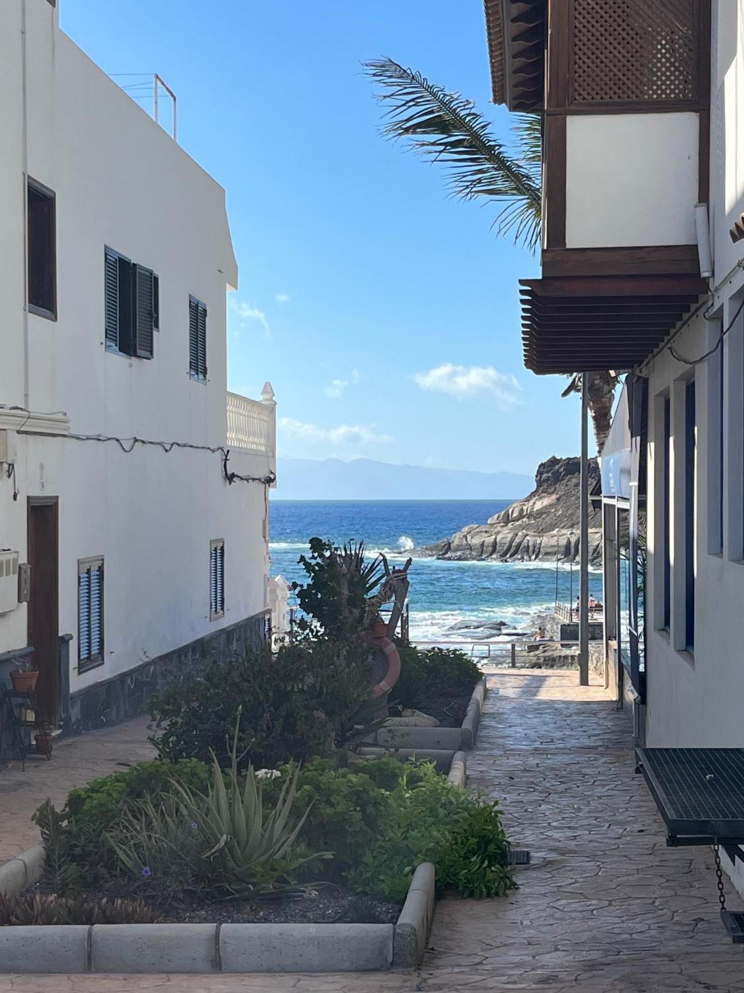 אדחה Playa Del Duque-Amazing Views 2 Bedroom מראה חיצוני תמונה