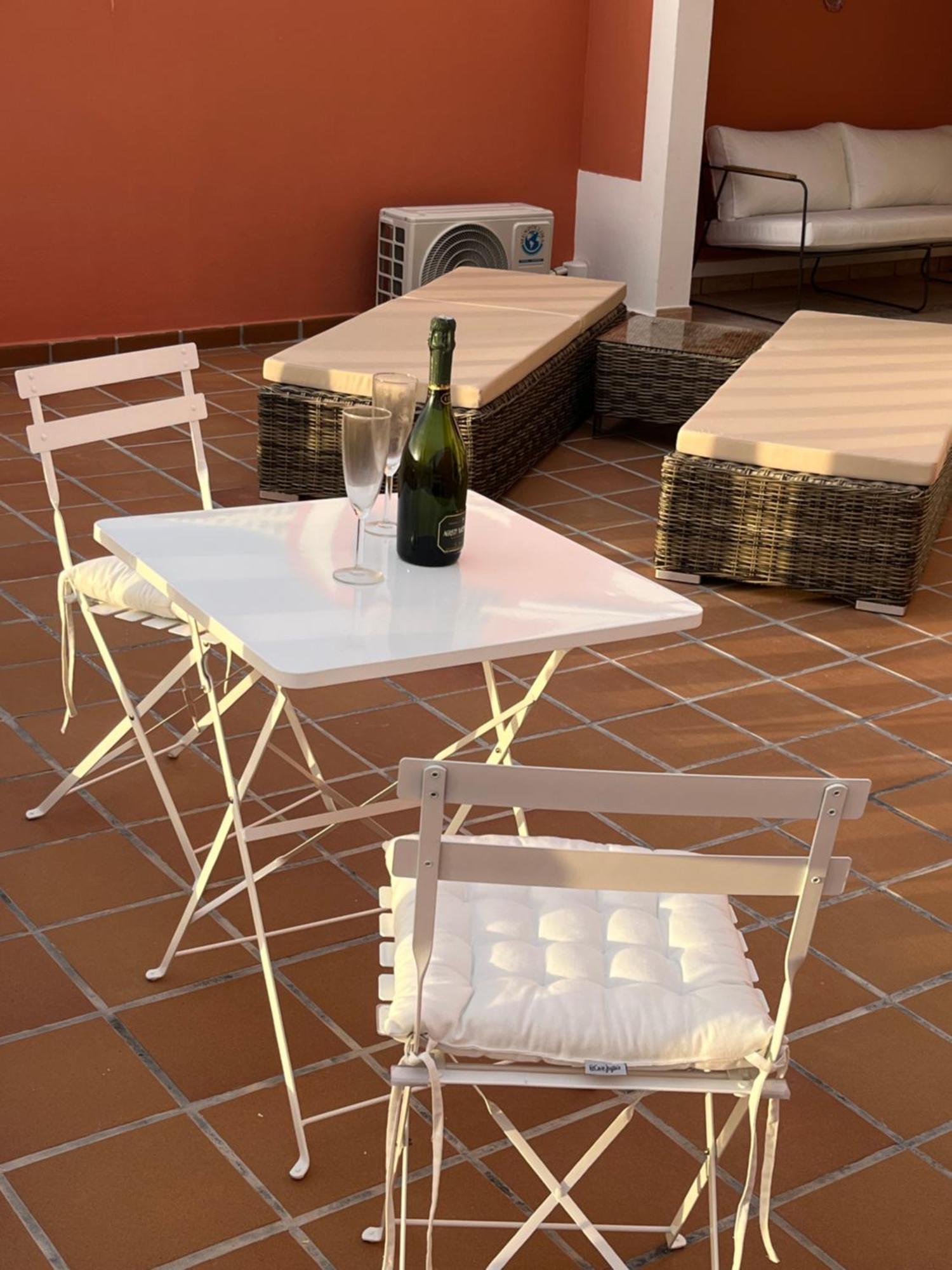אדחה Playa Del Duque-Amazing Views 2 Bedroom מראה חיצוני תמונה