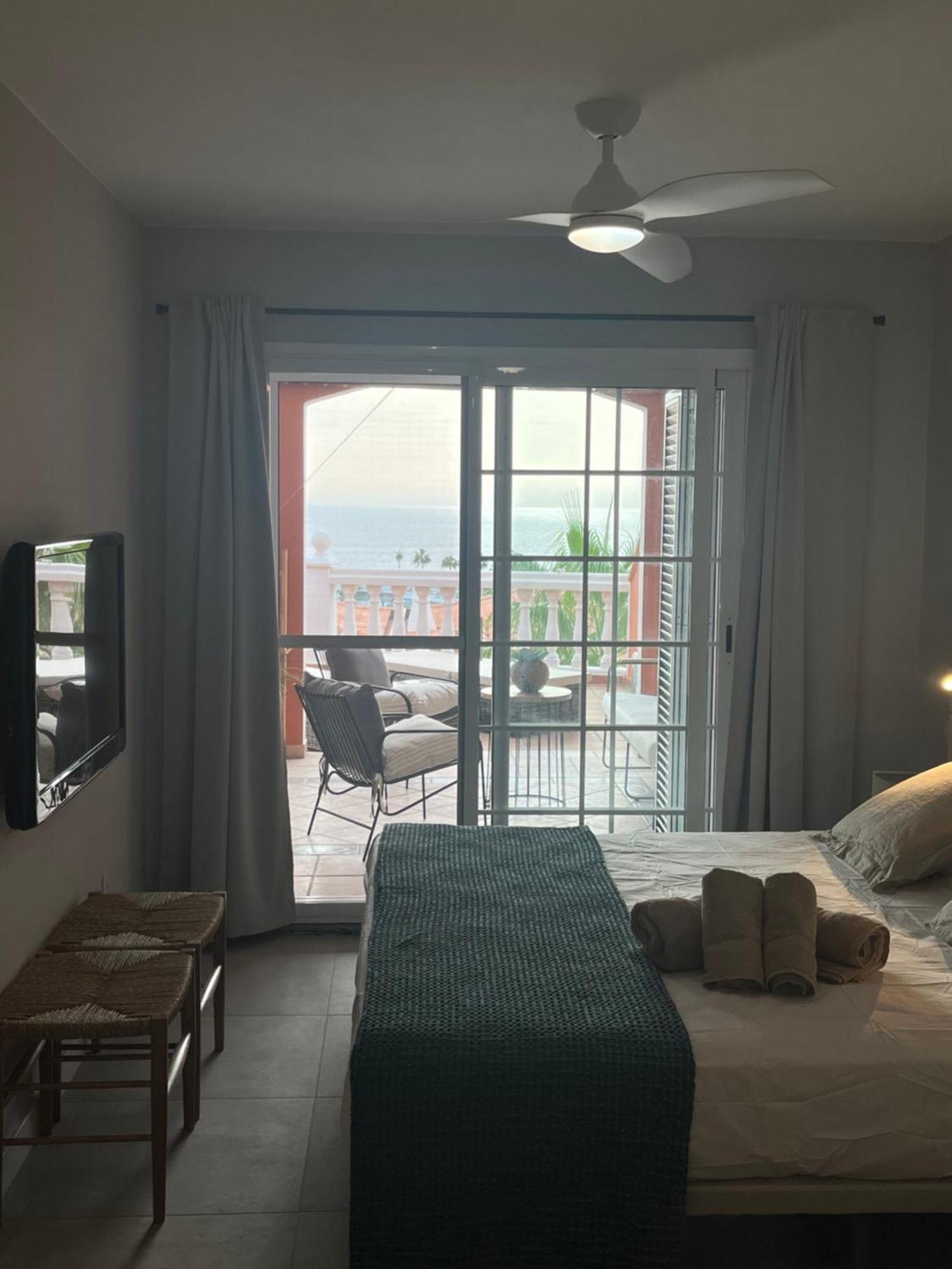 אדחה Playa Del Duque-Amazing Views 2 Bedroom מראה חיצוני תמונה