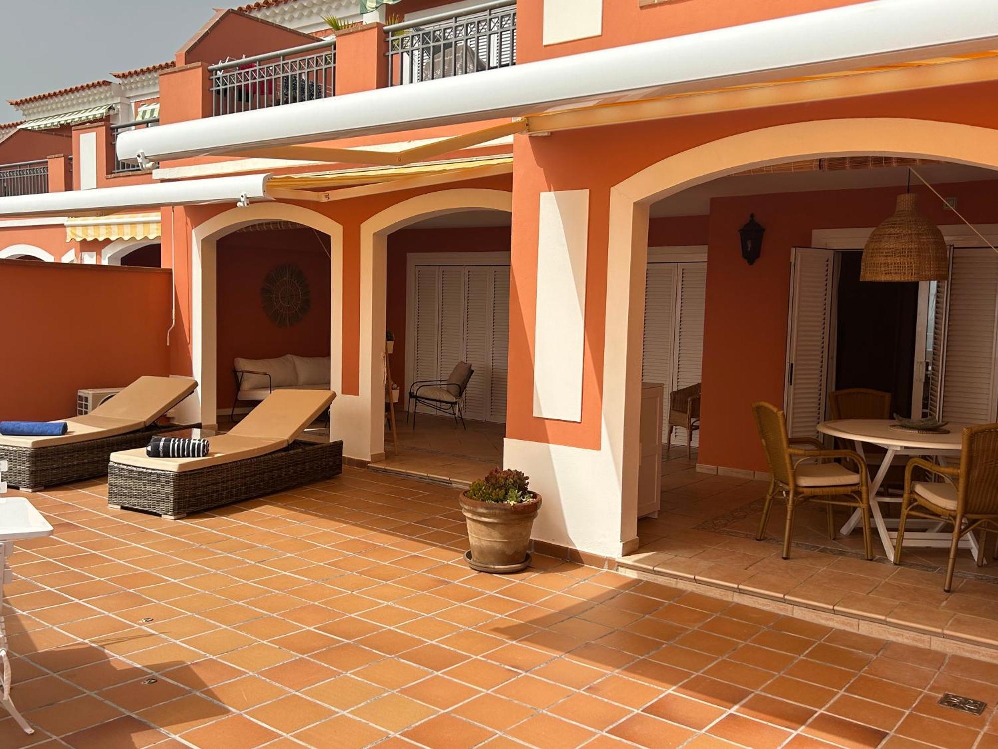 אדחה Playa Del Duque-Amazing Views 2 Bedroom מראה חיצוני תמונה